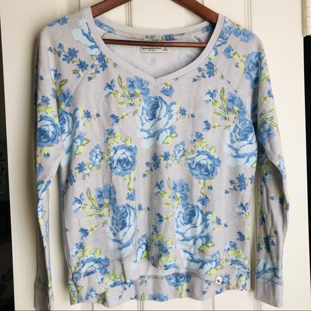 ABERCROMBIE floral long sleeve top🦋